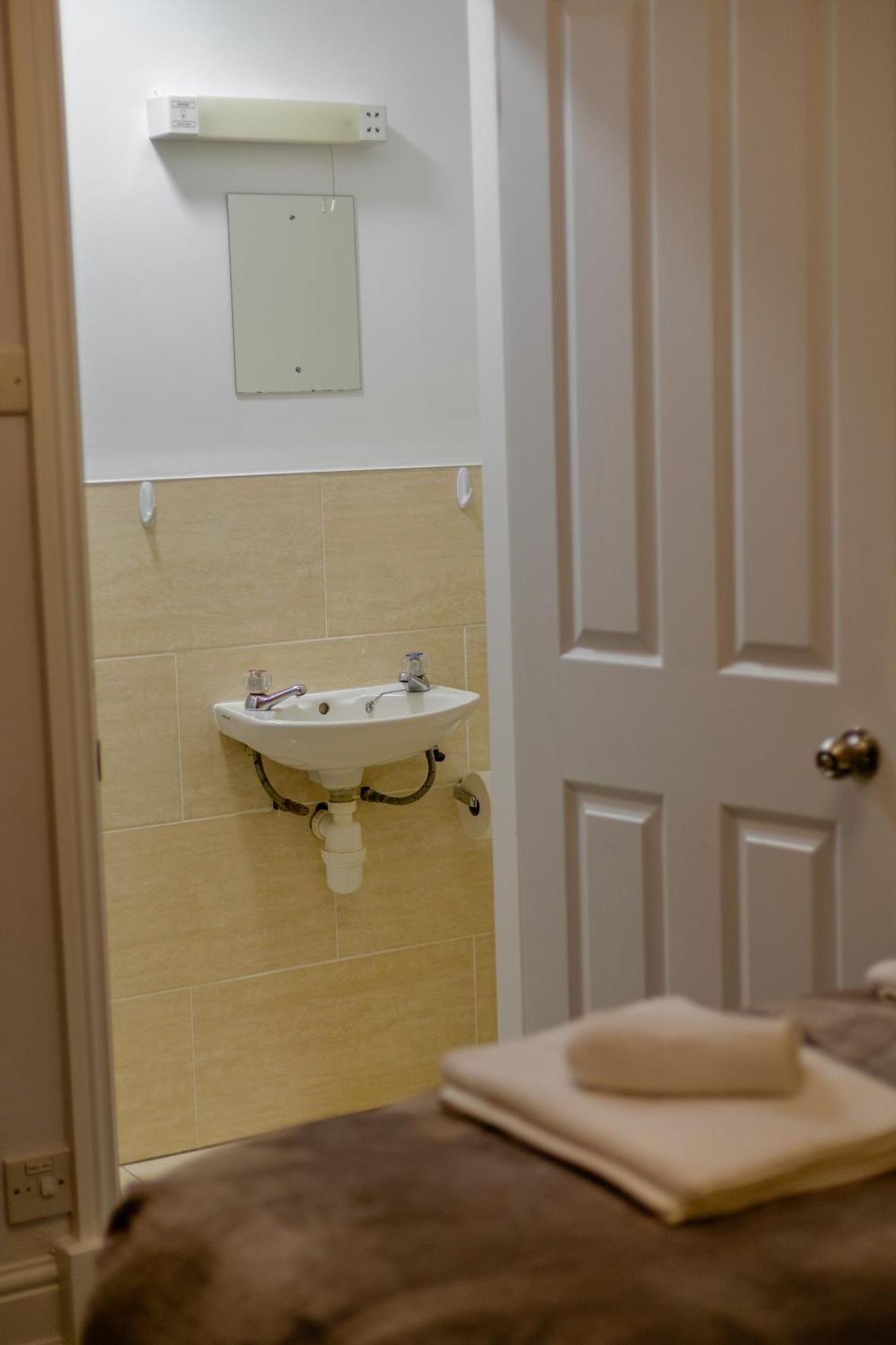 リーズ The Beechwood Bed & Breakfast エクステリア 写真