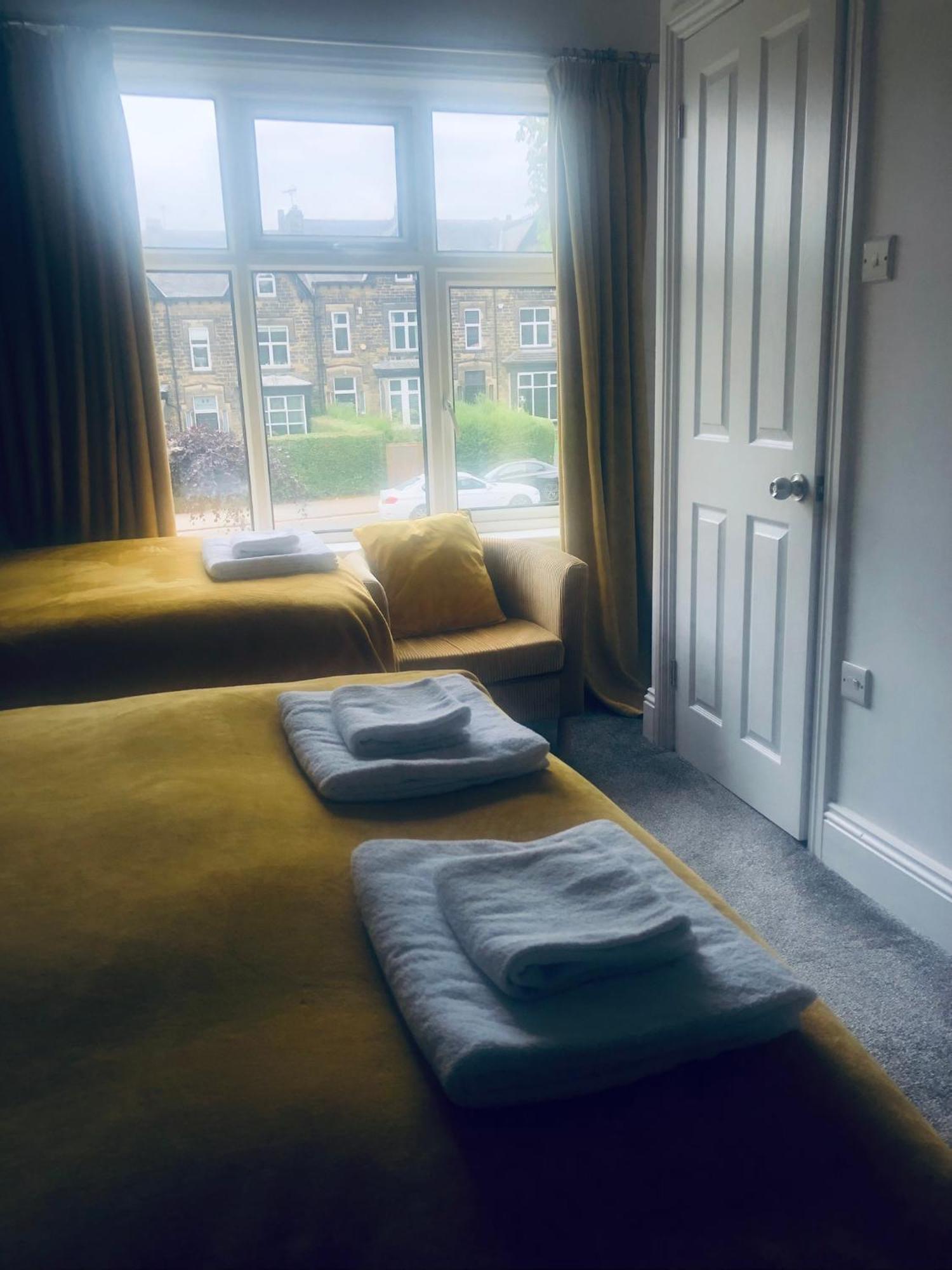リーズ The Beechwood Bed & Breakfast エクステリア 写真